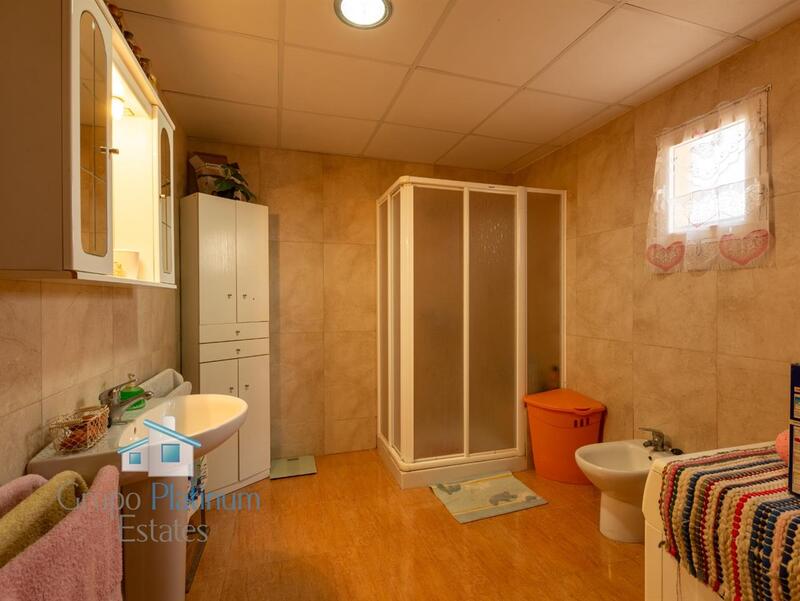 4 bedroom Apartment for sale