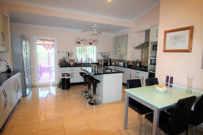 4 Schlafzimmer Villa zu verkaufen