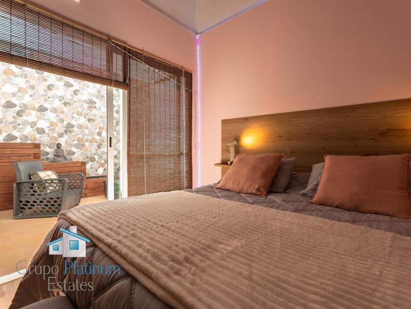 6 bedroom Villa for sale