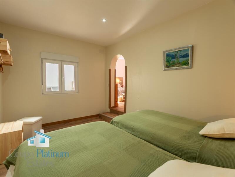 6 bedroom Villa for sale