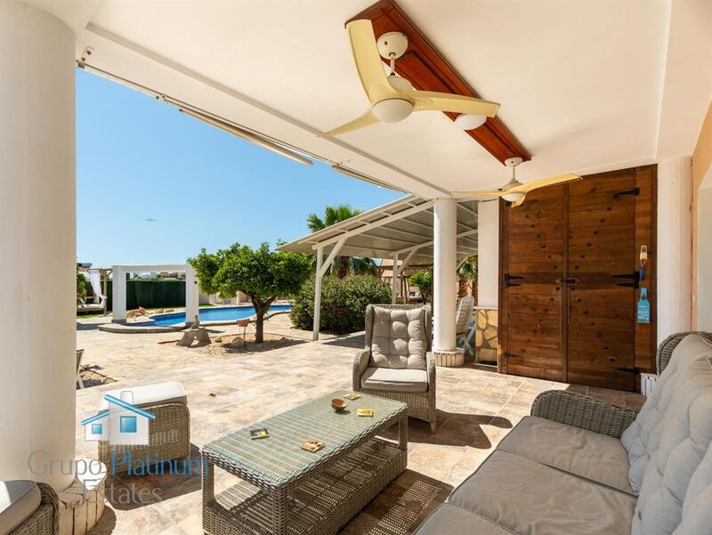 6 bedroom Villa for sale