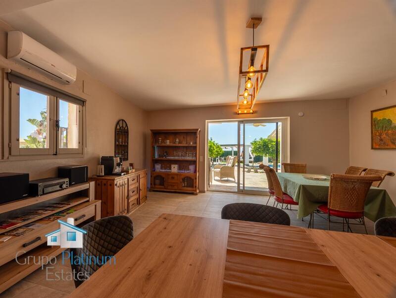 6 bedroom Villa for sale
