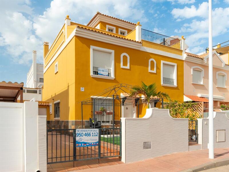 Rekkehus til salgs i San Juan de los Terreros, Almería