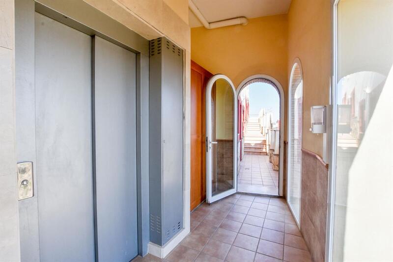 2 slaapkamer Appartement Te koop