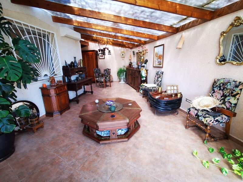 2 Cuarto Villa en venta