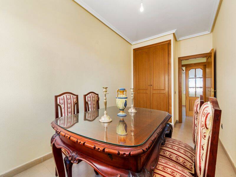 4 bedroom Apartment for sale