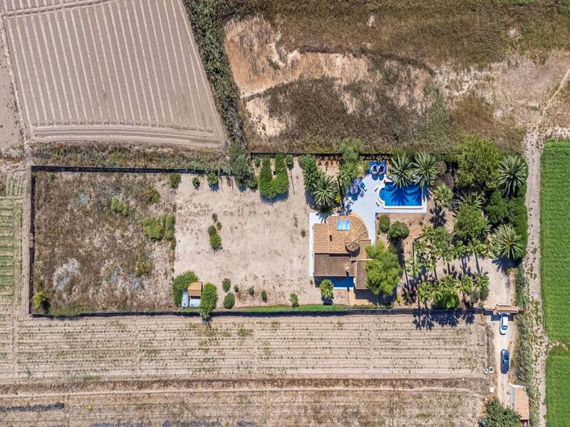 2 Cuarto Casa de Campo en venta