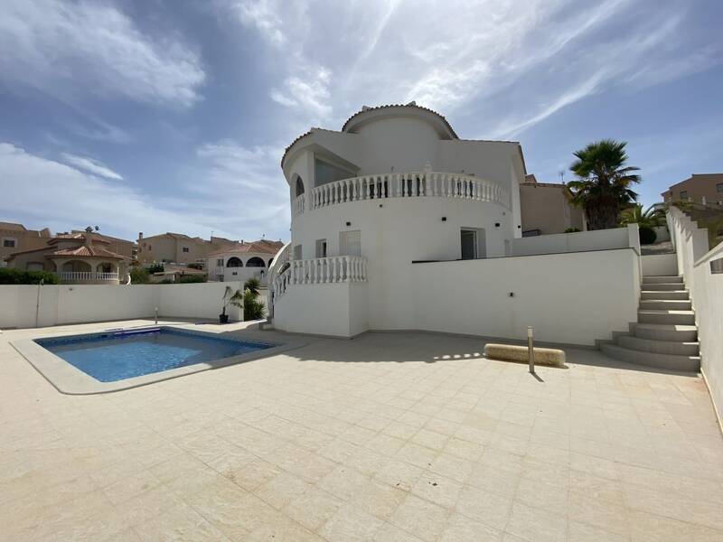 4 bedroom Villa for sale