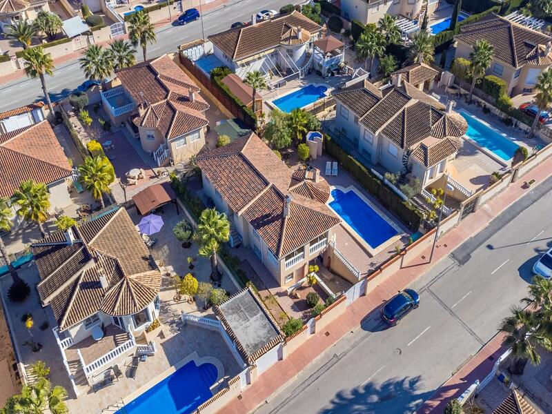 4 Cuarto Villa en venta