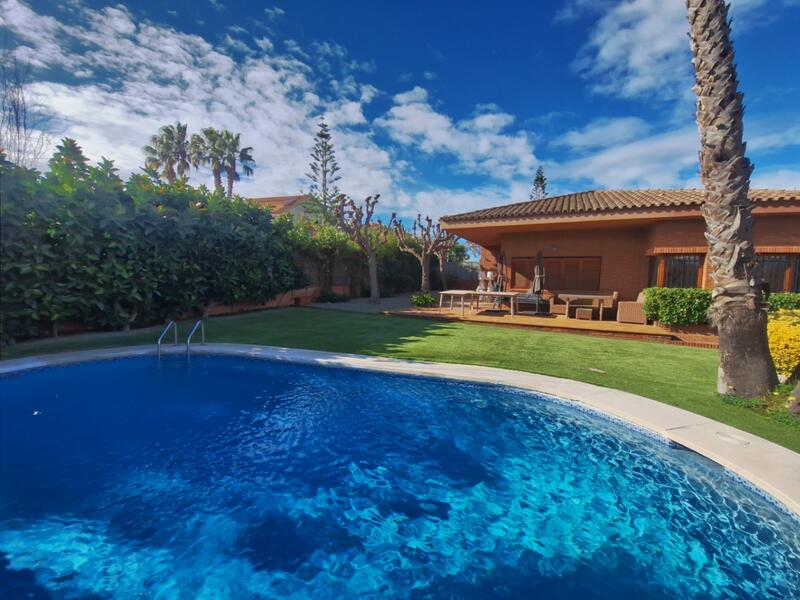 Villa til salg i Vilanova I la Geltru, Barcelona