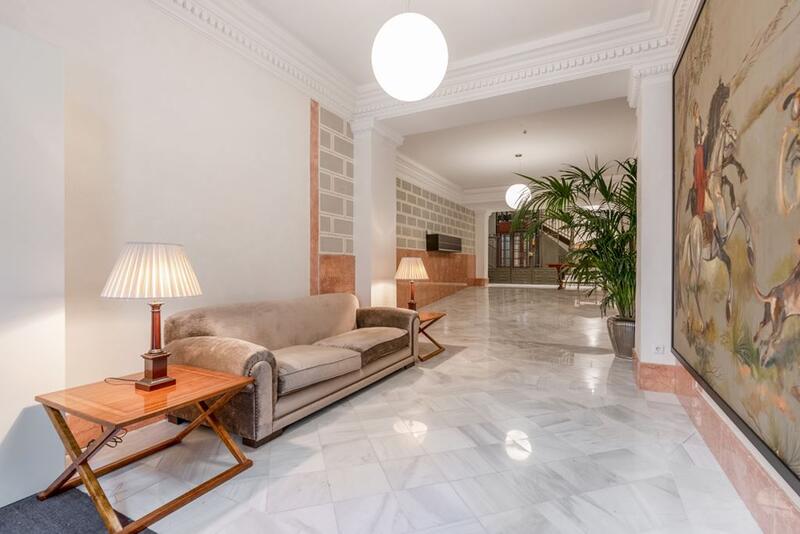 3 bedroom Apartment for Long Term Rent