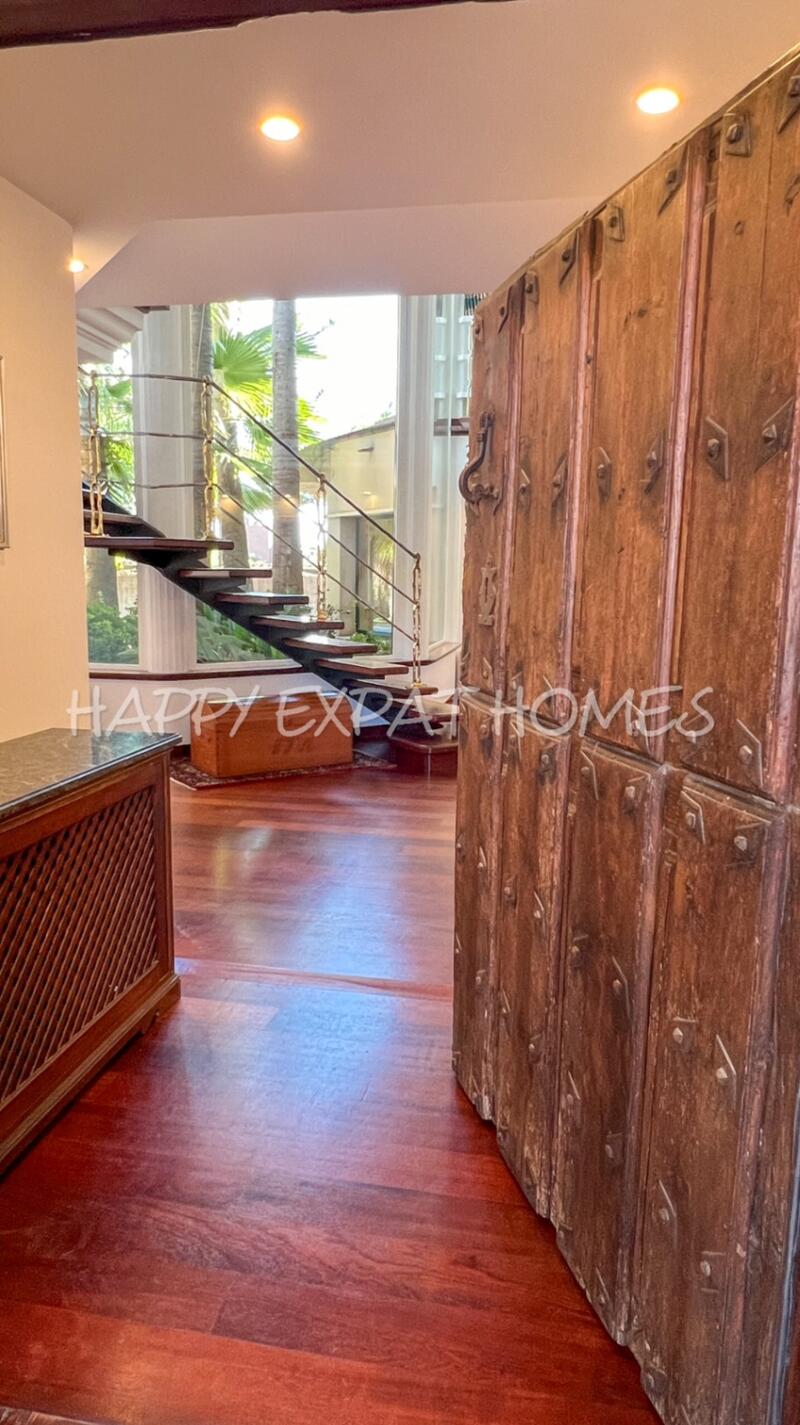6 Cuarto Villa en venta