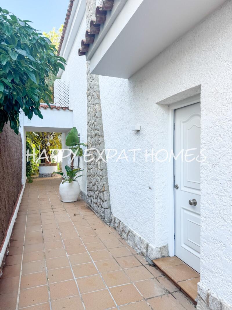 4 bedroom Villa for sale