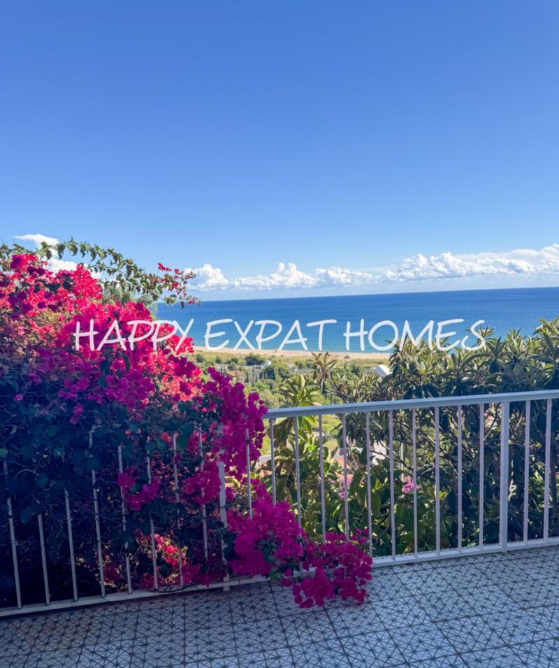 6 bedroom Villa for sale