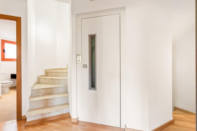 6 bedroom Villa for sale 6 bedroom Villa for sale