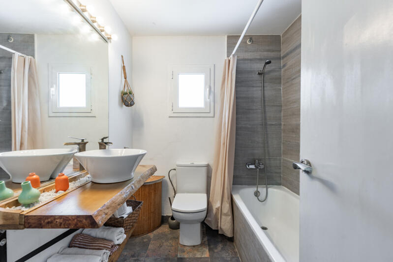 3 bedroom Cave House for Long Term Rent