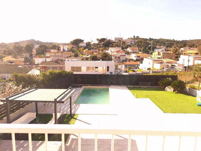 4 спальная комната вилла продается