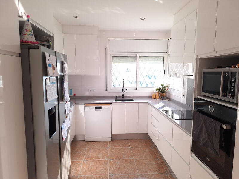 4 спальная комната вилла продается