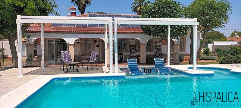 Villa en venta en Carmona, Sevilla