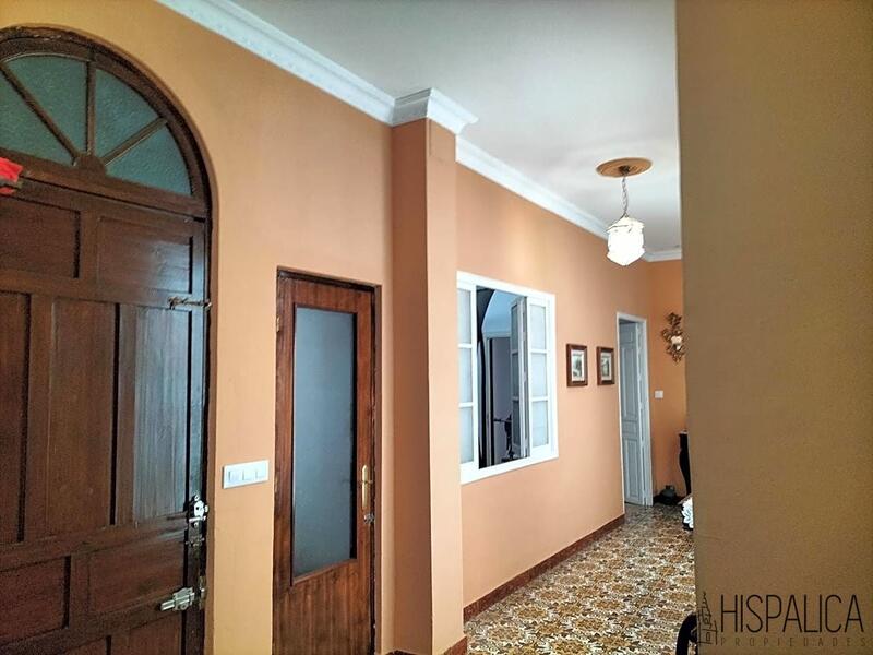 10 bedroom Townhouse for sale