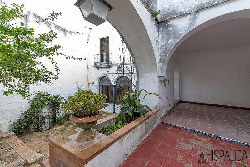 10 bedroom Villa for sale