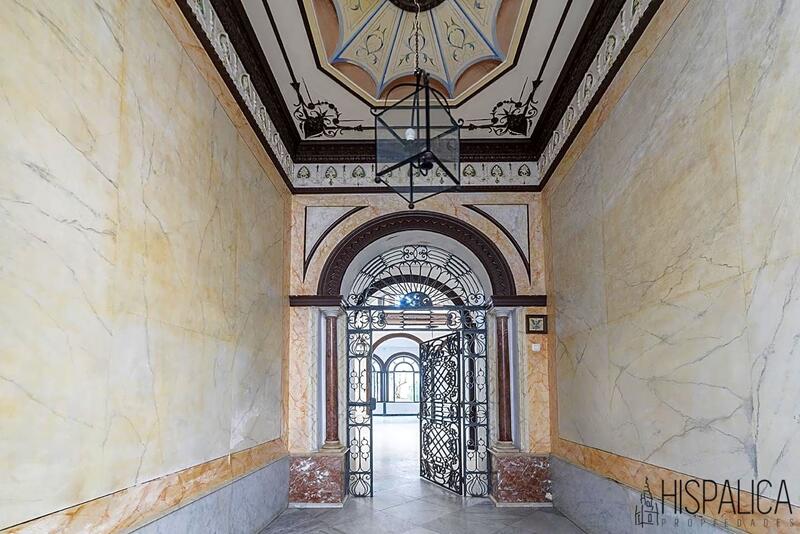 10 bedroom Villa for sale