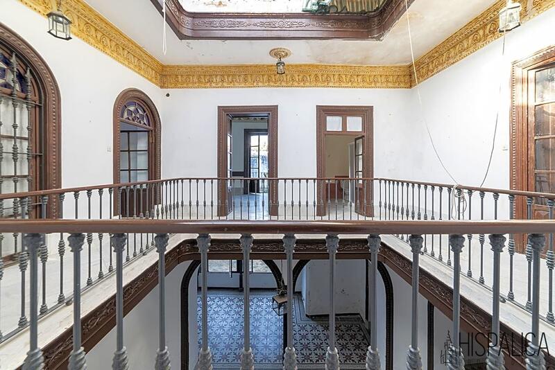 10 bedroom Villa for sale