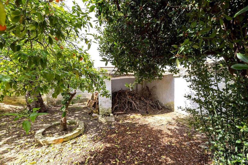 7 bedroom Townhouse for sale