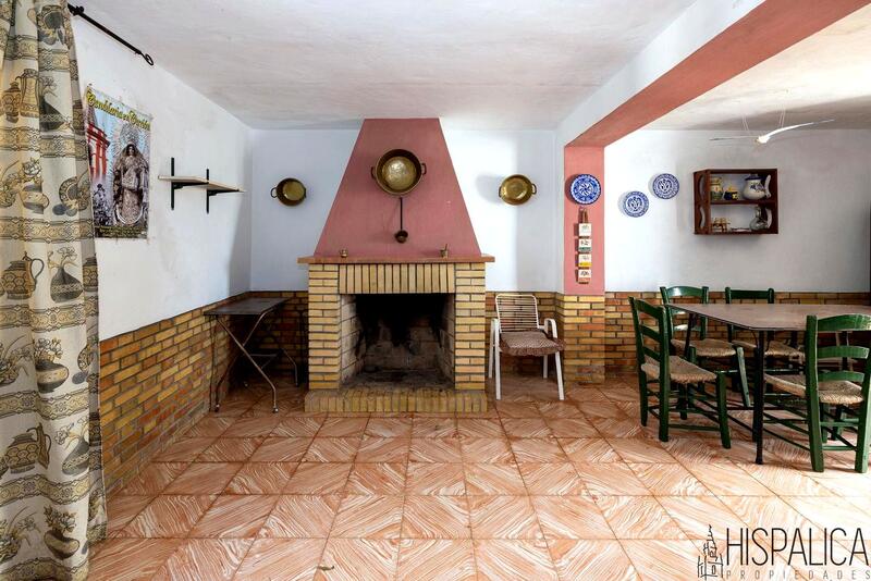 7 bedroom Townhouse for sale