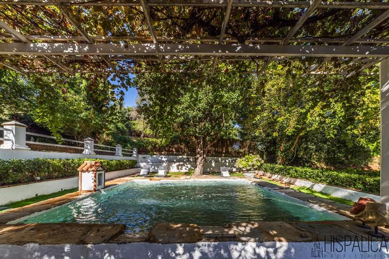 5 bedroom Country House for sale