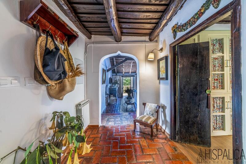 5 bedroom Country House for sale