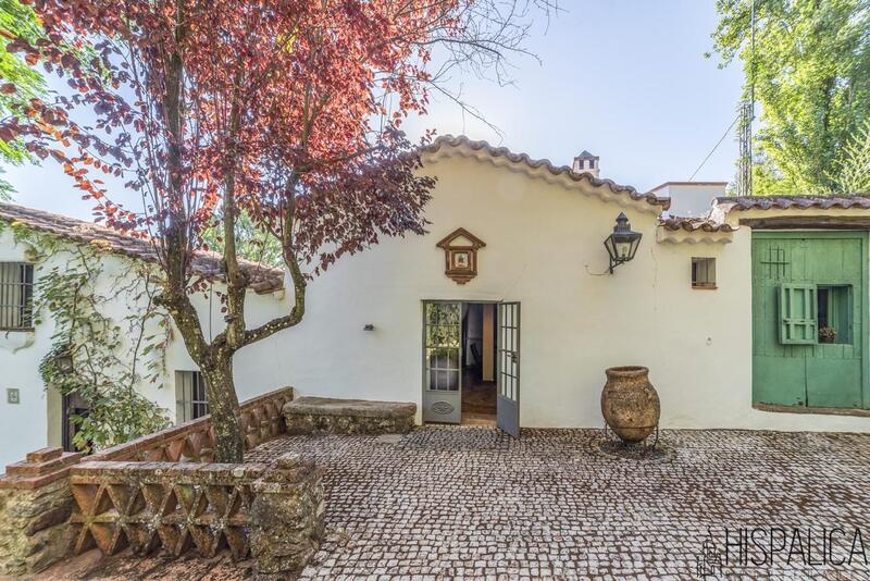 5 bedroom Country House for sale