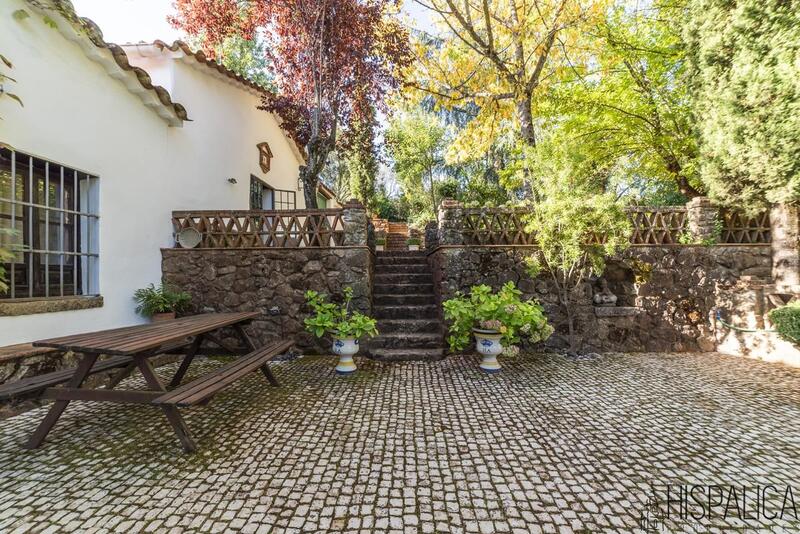 5 bedroom Country House for sale