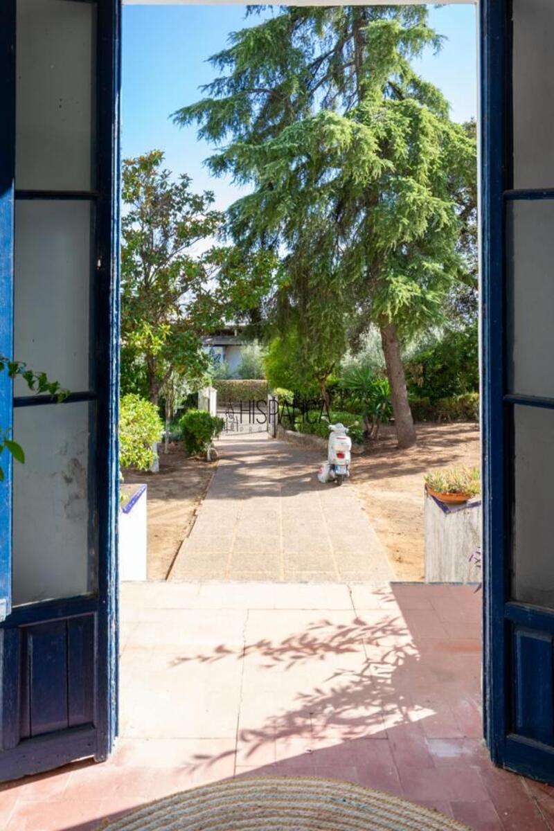 6 bedroom Villa for sale