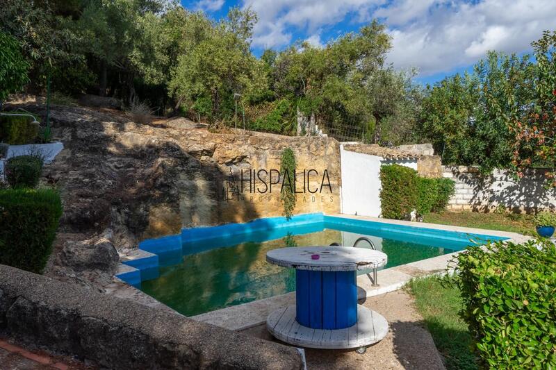 6 bedroom Villa for sale