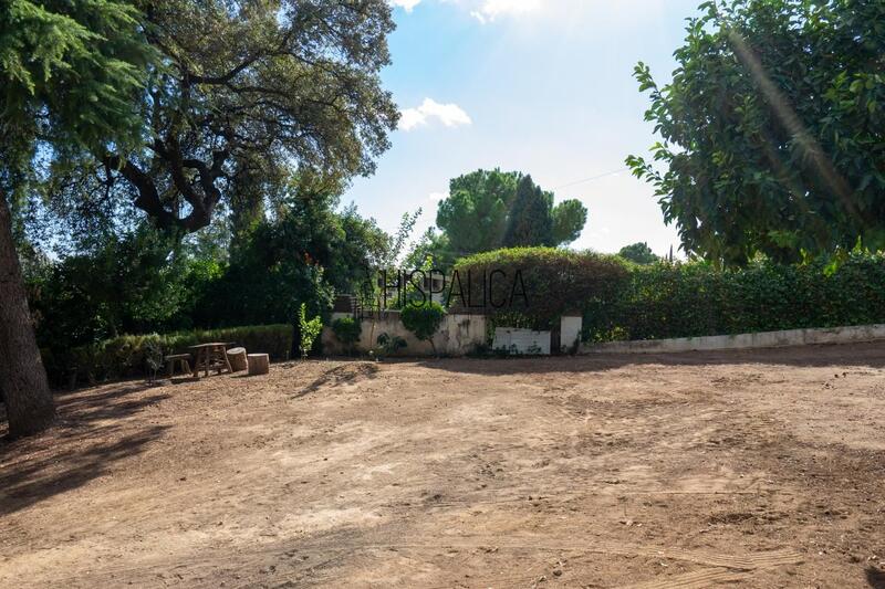 6 bedroom Villa for sale