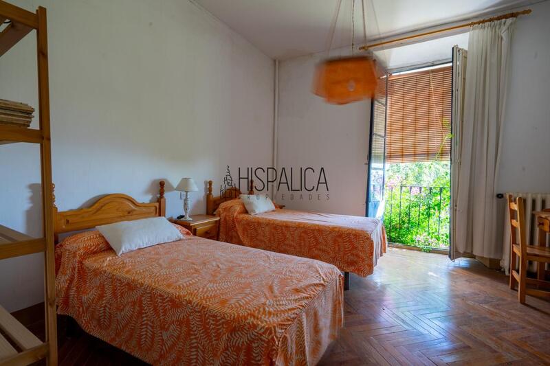 6 bedroom Villa for sale