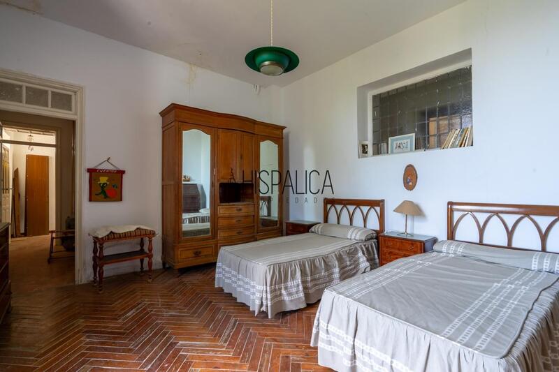 6 bedroom Villa for sale