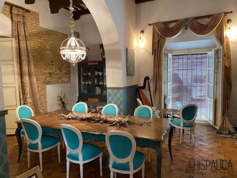 8 sovrum Villa till salu