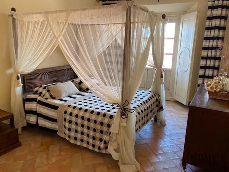 8 sovrum Villa till salu