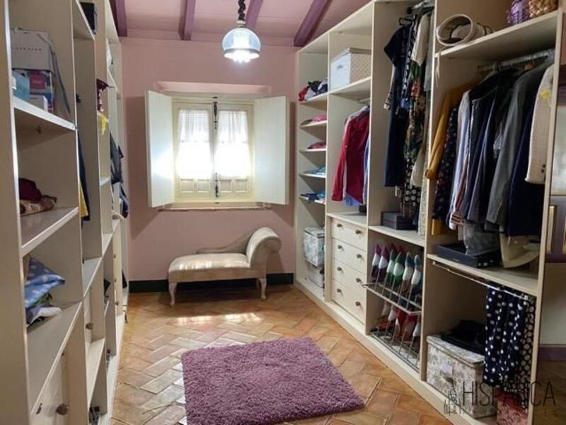 8 sovrum Villa till salu