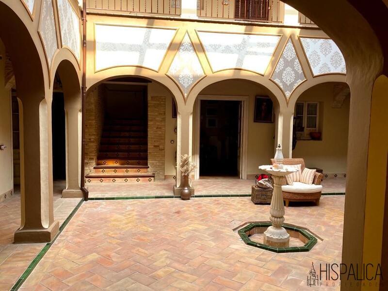 8 sovrum Villa till salu