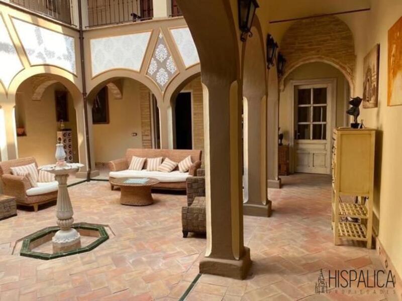 8 sovrum Villa till salu