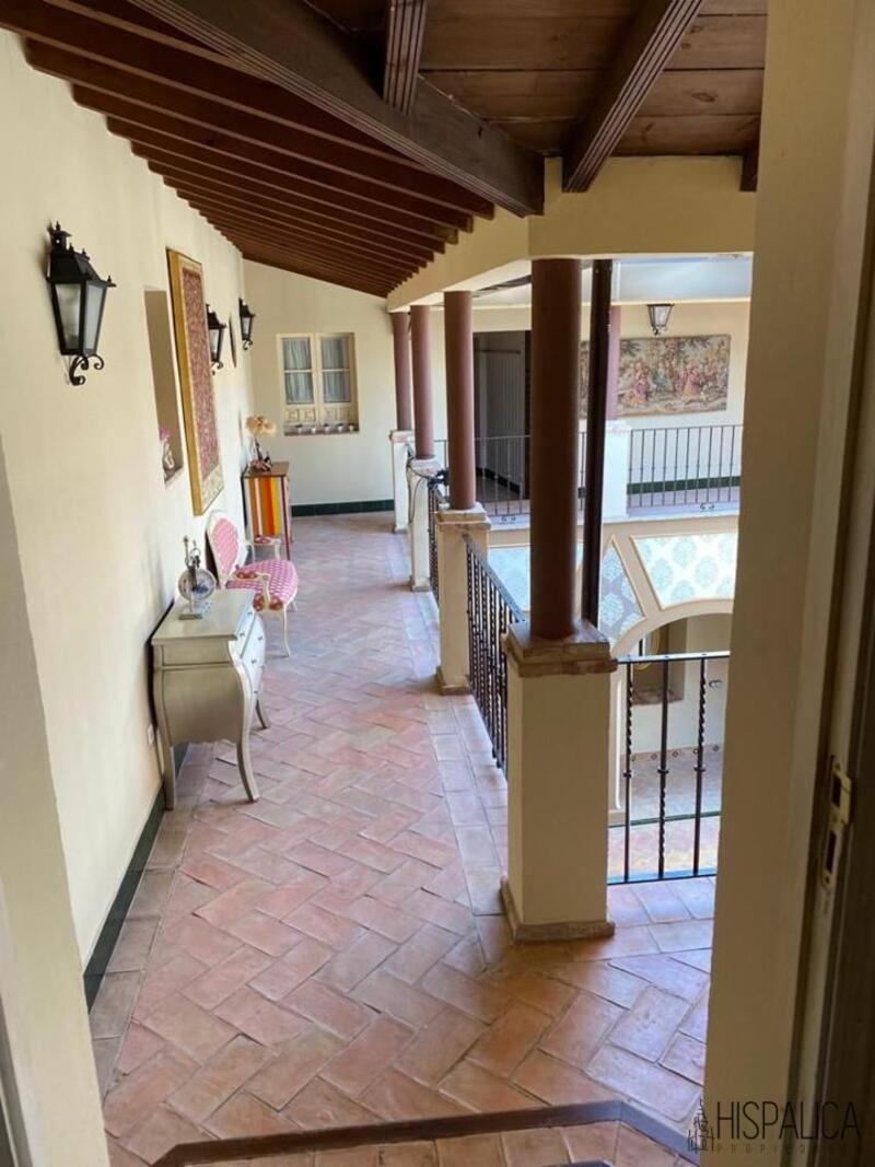 8 sovrum Villa till salu