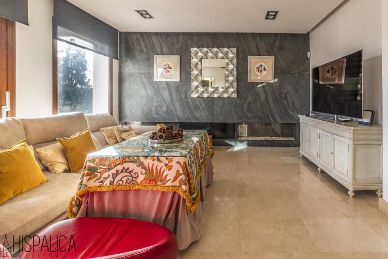 6 bedroom Villa for sale