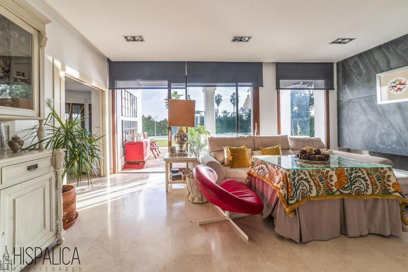 6 bedroom Villa for sale