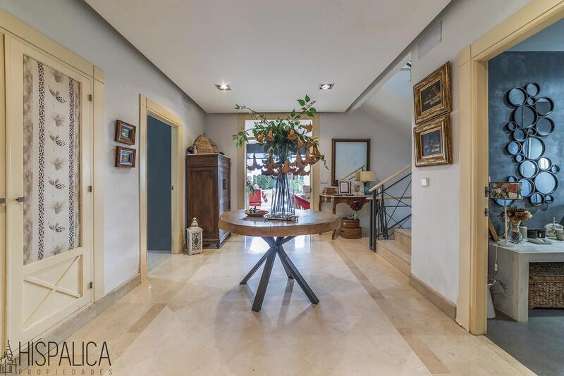 6 bedroom Villa for sale