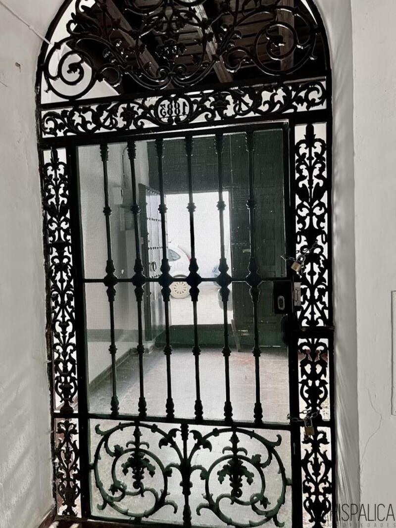 9 slaapkamer Villa Te koop 9 slaapkamer Villa Te koop