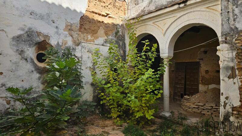 6 bedroom Villa for sale