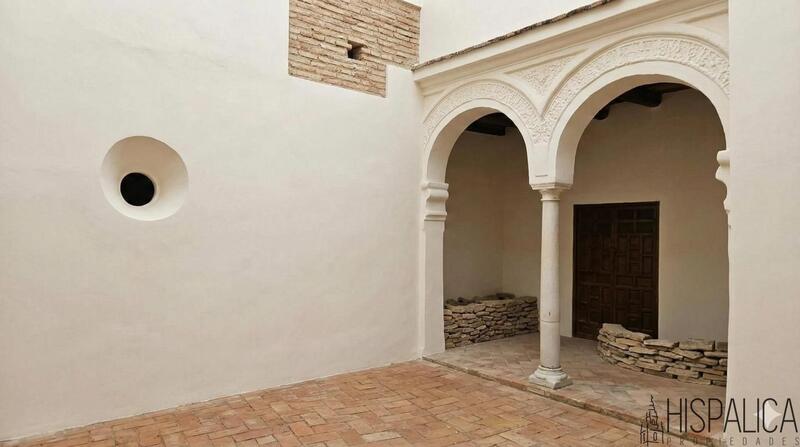 6 bedroom Villa for sale